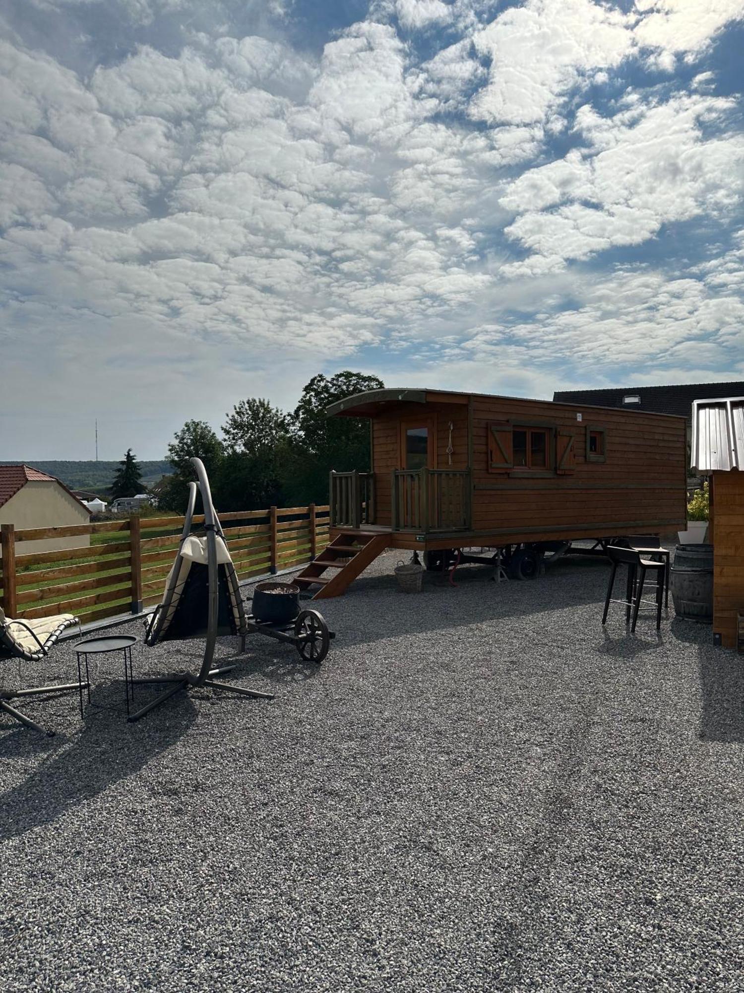 Chez Celia, Roulotte En Champagne Vila Fleury-la-Riviere Exterior foto
